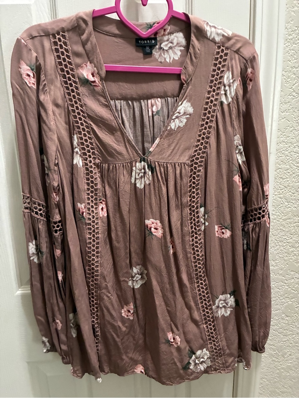 torrid mauve-pink floral lace-trim peasant blouse